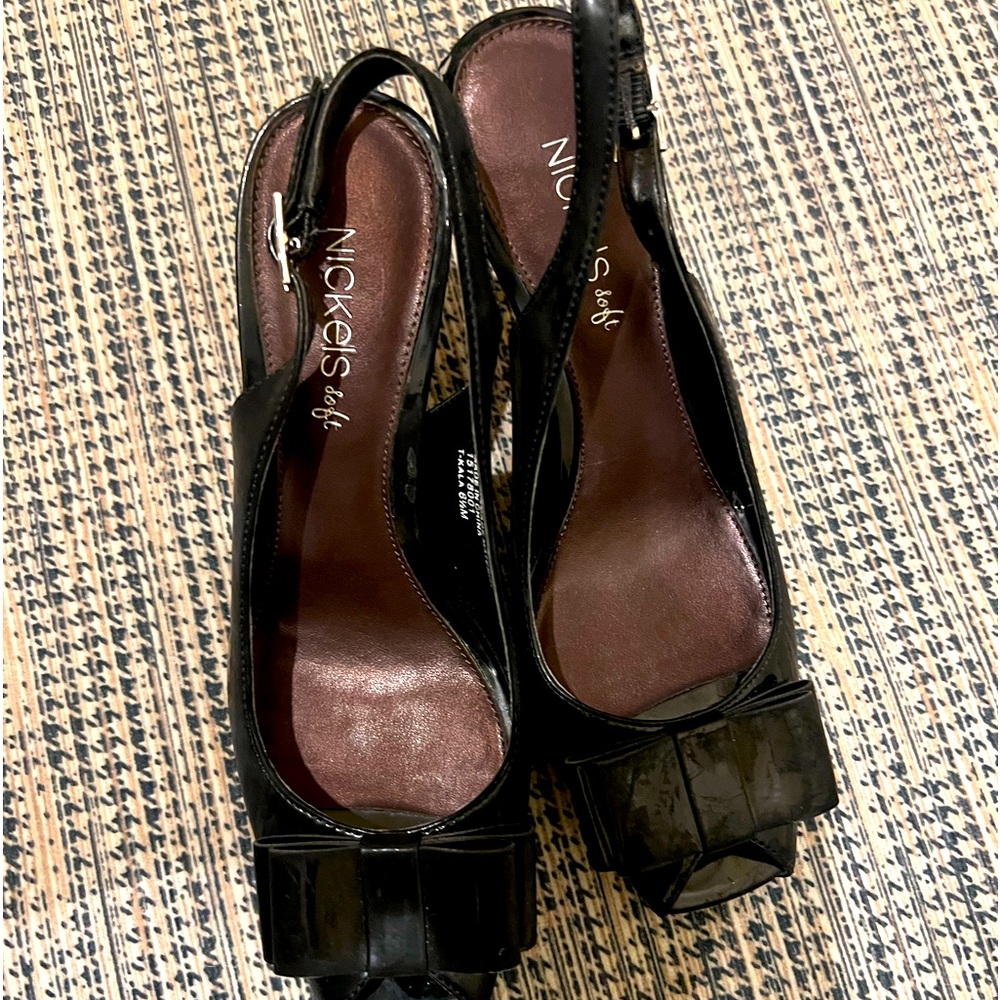 Shiny Black heels size 6.5M